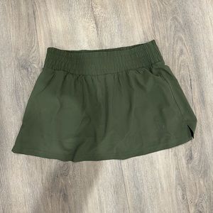 Gap tennis skirt with built in shorts